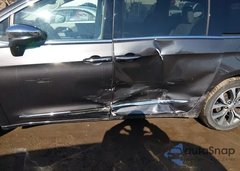 2018 Chrysler Pacifica Limited z USA, uszkodzony, nr VIN 2C4RC1GG3JR100964